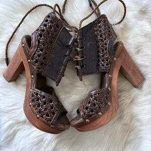 Sbicca Brown Platform Heels with Woven Leather - NWOT